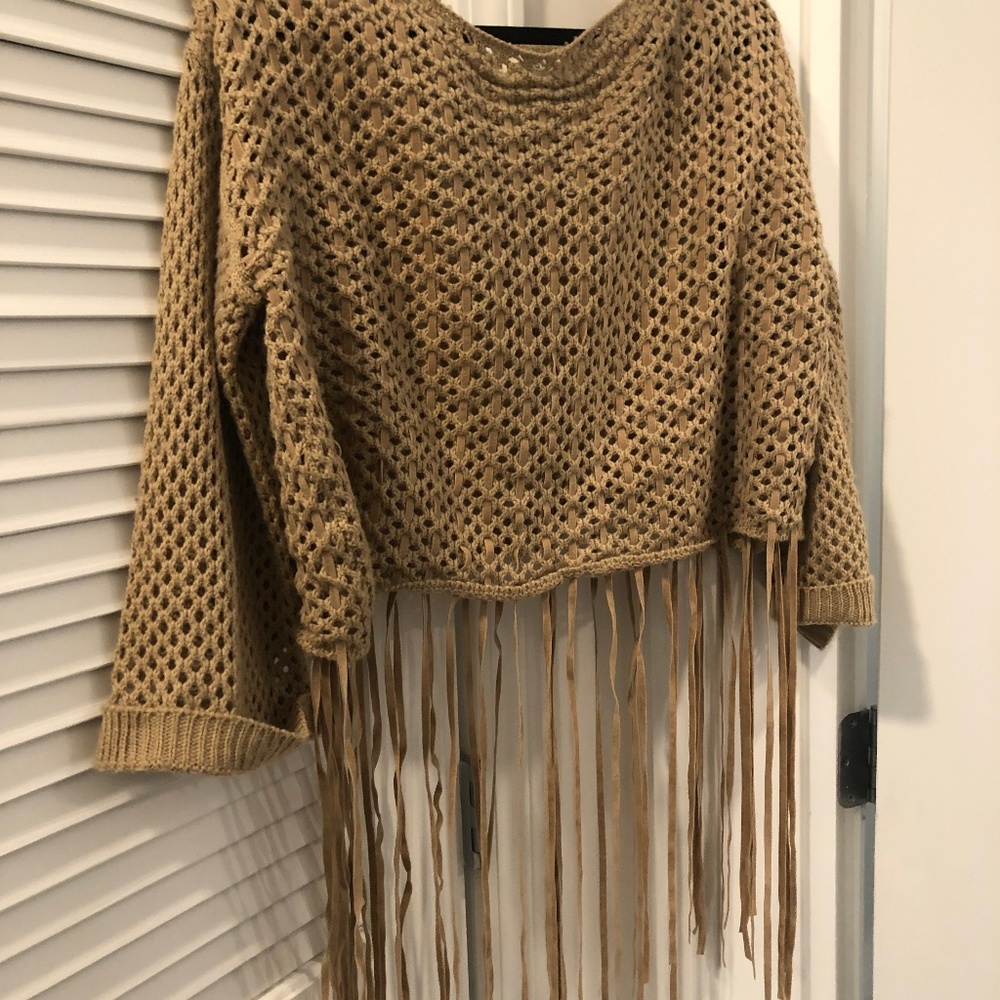 Umgee. Size M. Tan/brown.
